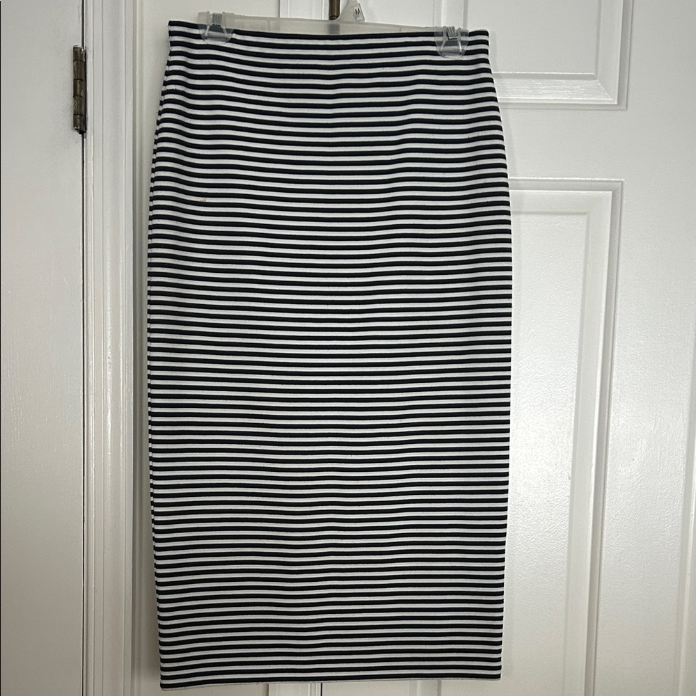Max Studio Black and White Striped Pencil Skirt